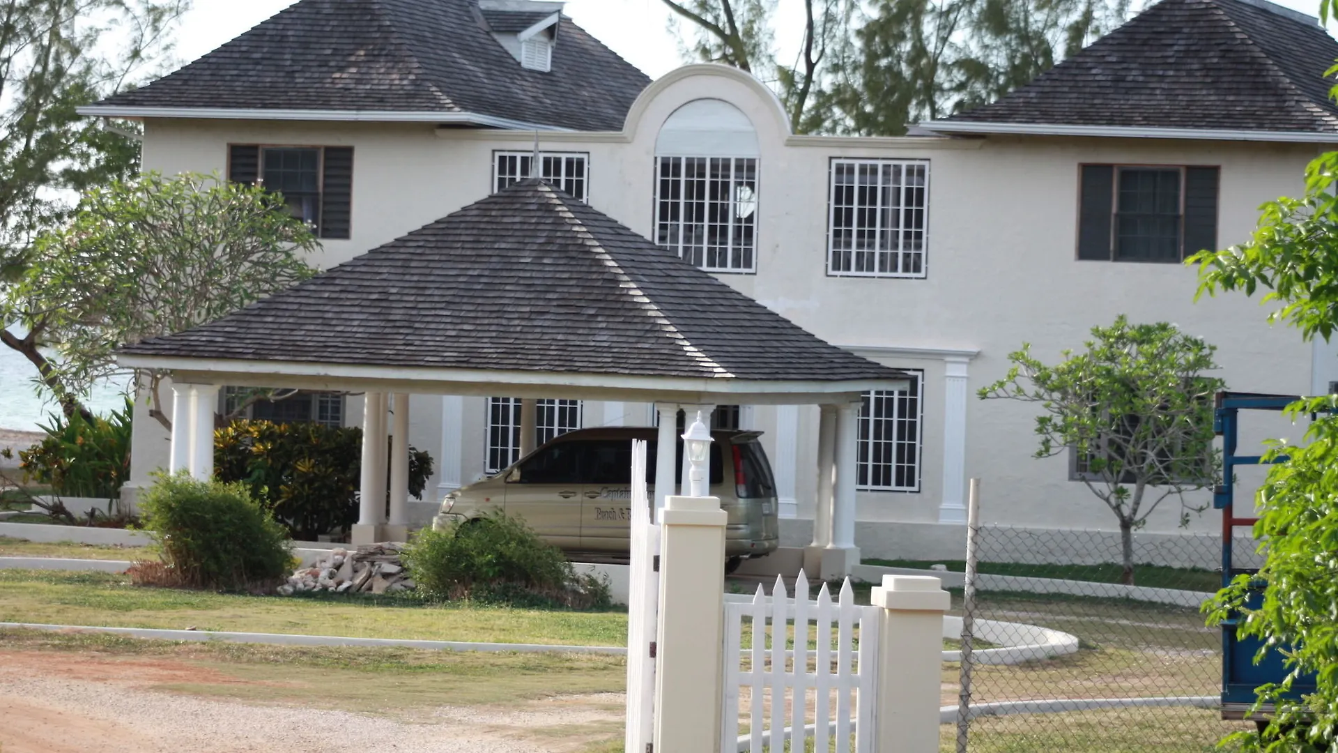 Captain'S Cove Beach Resort & Villas Falmouth 2*,