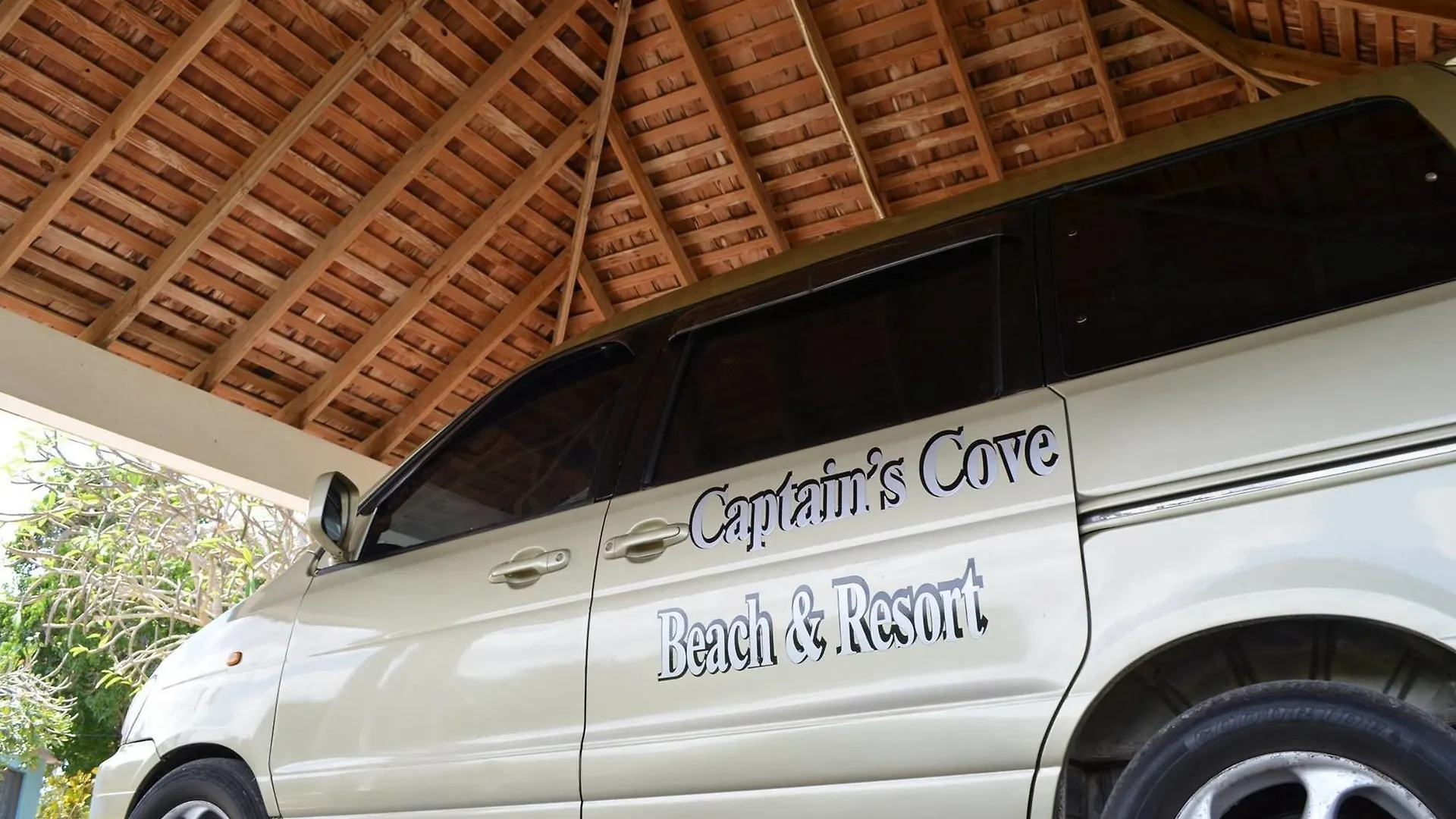 Captain'S Cove Beach Resort & Villas Falmouth