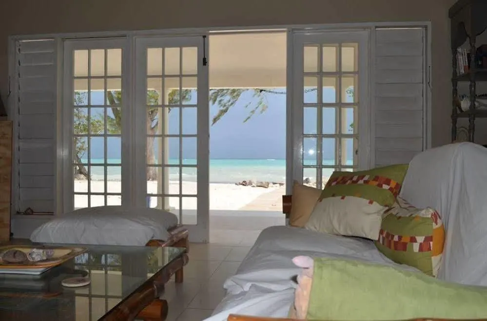 Captain'S Cove Beach Resort & Villas Falmouth Hotel